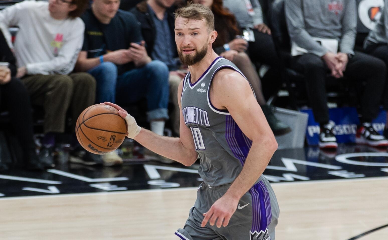 包含今夜NBA季后赛焦点战，金州勇士防线松动，目标明确，训练强度明显提升的词条