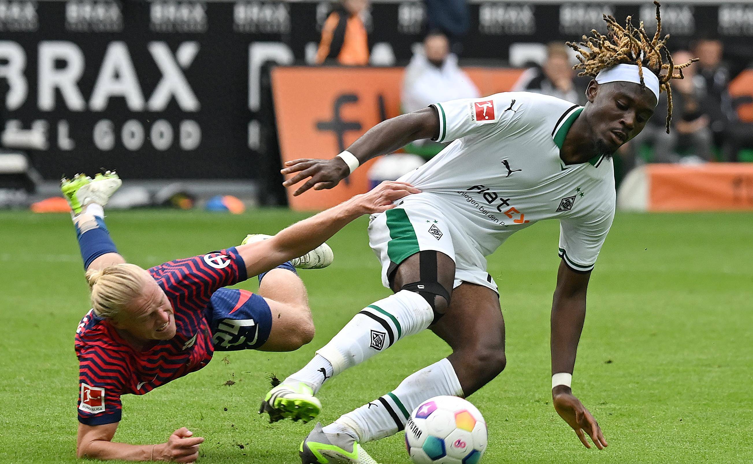 爱游戏平台 -门兴格拉德巴赫发布备战花絮；国际比赛日扳平良机；荷甲任务艰巨；细节决定成败的简单介绍