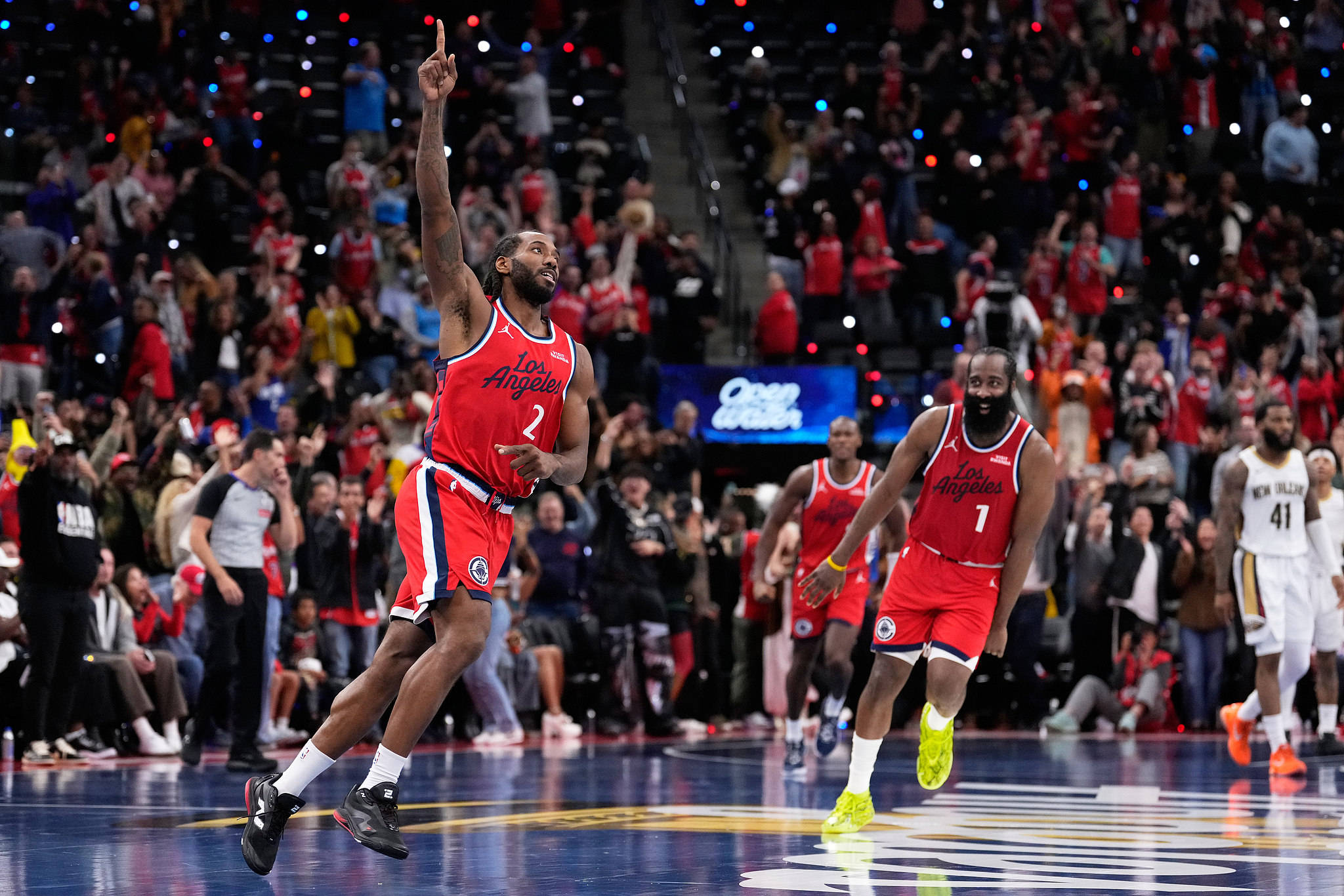 赛前新奥尔良鹈鹕备战欧超杯，篮板制胜细节曝光，质疑声仍在，年轻球员得到机会的简单介绍